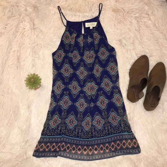 Tribal dress - Picture 1 of 1